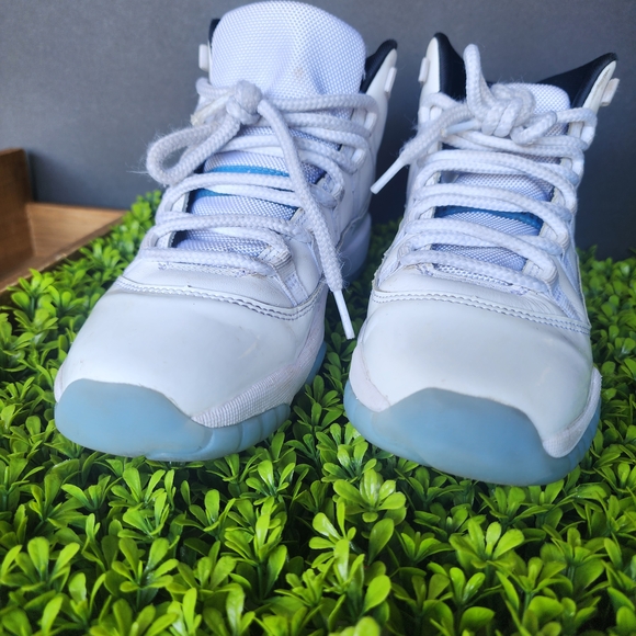 Jordan 11 Retro Legend Blue - Picture 13 of 15